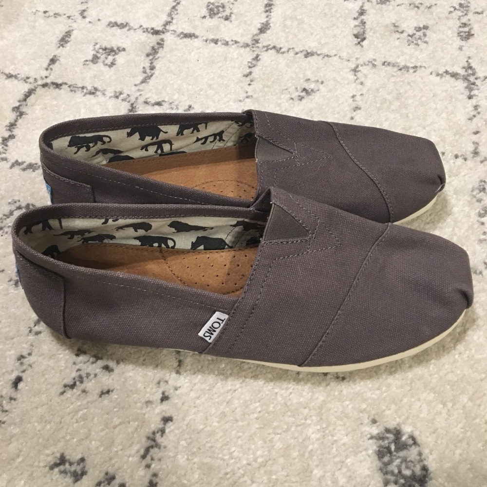 NWOT Toms Canvas Classics